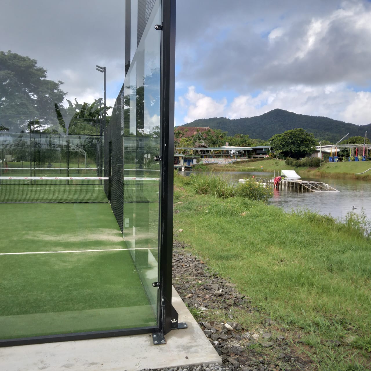 terrain de padel tennis trois ilets domaine château gaillard